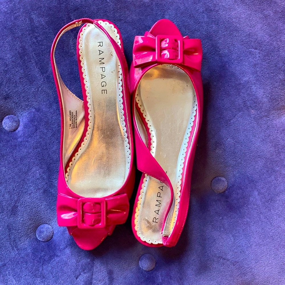 Magenta size 11 kitten heel